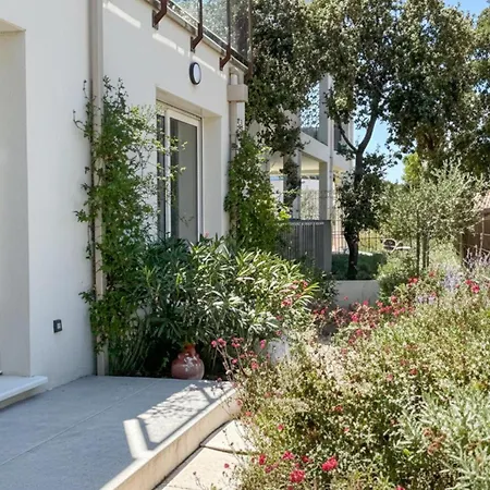 Maison Piscine 펜션 *