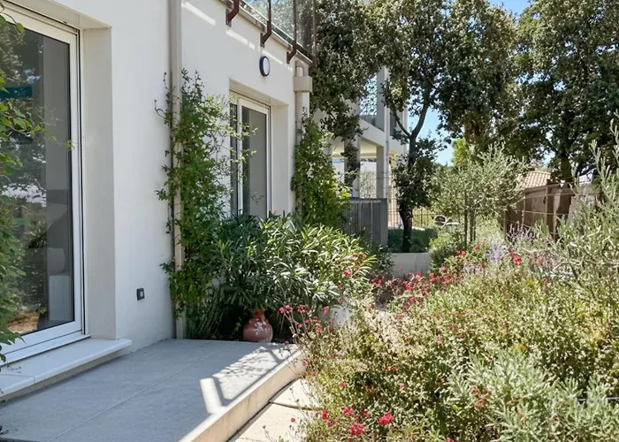 Maison Piscine Hébergement de vacances *